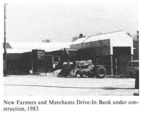New Farmers and Merchants Drive-In Bank under construction, 1983