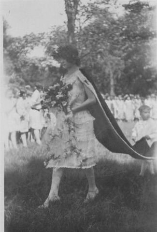 LucilleBadham.jpg (25296 bytes)