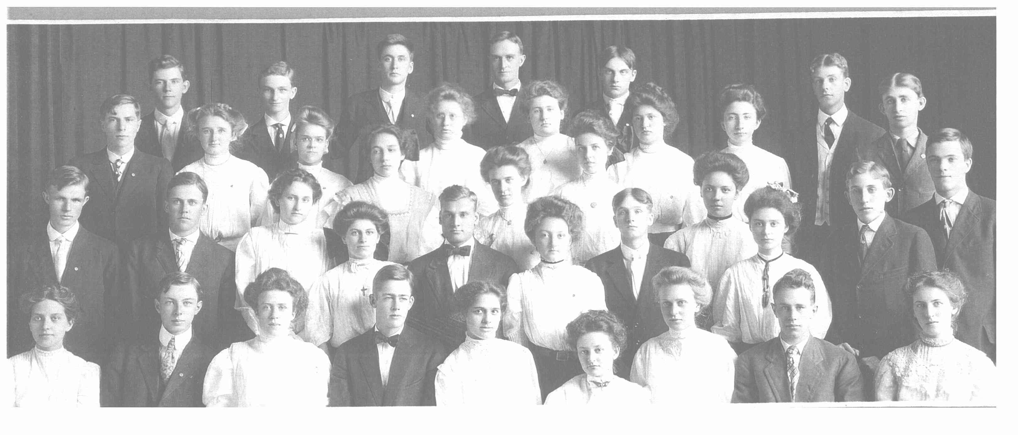 Class of 1908.jpg